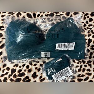 💚Victoria’s Secret 36DD Sequins Bra & M Undies💚